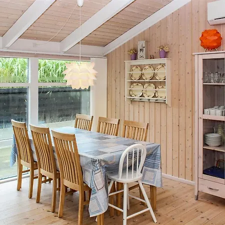 Three-bedroom Holiday In
