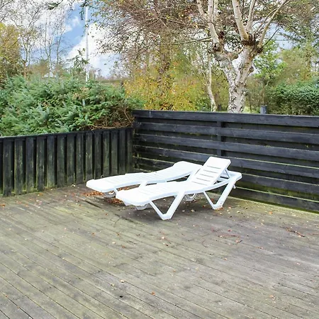 Three-bedroom Holiday In *