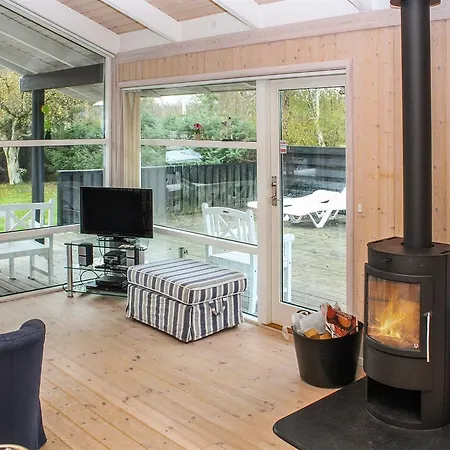 Three-bedroom Holiday In Hals